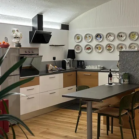 Demantoide Apartment *